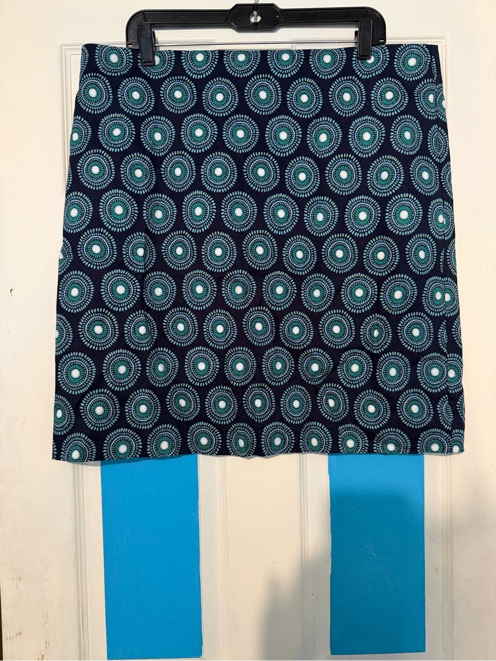 Ann Taylor Women’s Navy and Teal Printed Skirt